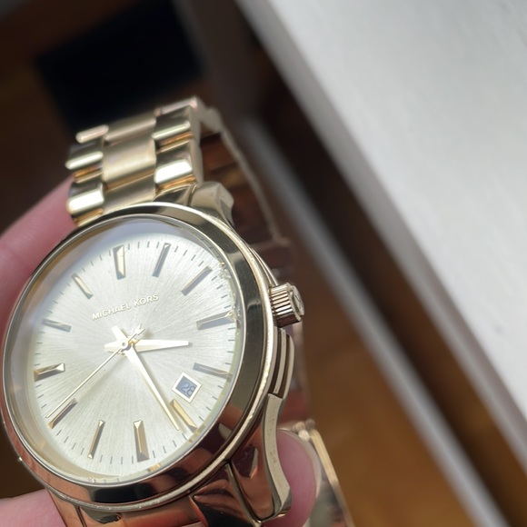 Michael Kors gold tone watch - Picture 6 of 6